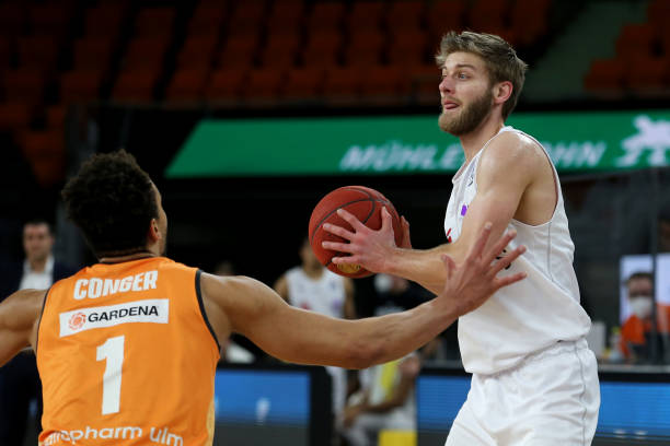 卫麦金尼 卫麦金尼