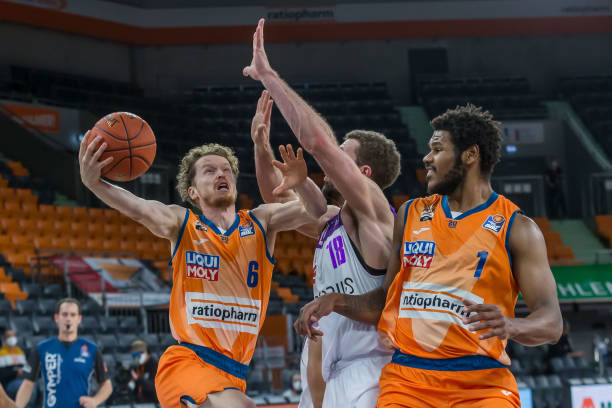 和6次助攻 和6次助攻