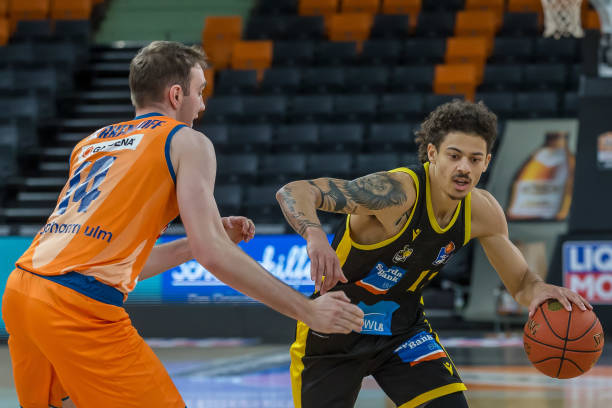 生在联赛中 生在联赛中